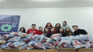 Шамац - хуманитарна акција - подјела пакетића 