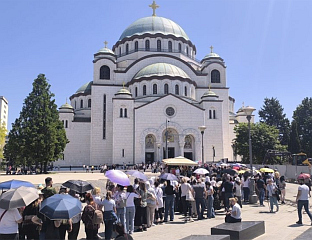 ПОДИЈЕЉЕНО ВИШЕ ОД 400.000 ТРАКИЦА ОСВЕШТАНИХ НА БОГОРОДИЧНОМ ПОЈАСУ