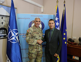 ГОГАНОВИЋ СА НОВИМ КОМАНДАНТОМ НАТО-а У САРАЈЕВУ: ВАЖНО ЈЕ ШТО ЈЕ НА ЧЕЛУ НАТО ШТАБА ПОНОВО АМЕРИЧКИ ГЕНЕРАЛ