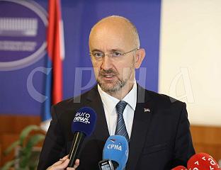 МАЗАЛИЦА: ДИГИТАЛНИ ИДЕНТИТЕТ СЕ УРЕЂУЈЕ ЗАКОНОМ, А НЕ КУКЊАВОМ ПРЕД СТРАНИМ АМБАСАДОРИМА