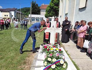 СЛУЖЕН ПАРАСТОС МУЧЕНИЧКИ СТРАДАЛОМ СВЕШТЕНИКУ НЕДЕЉКУ ПОПОВИЋУ