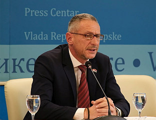 ПРИХВАЋЕН ПРИЈЕДЛОГ ПОСЕБНОГ КОЛЕКТИВНОГ УГОВОРА ЗА ЗАПОСЛЕНЕ У ЈАВНИМ СЛУЖБАМА