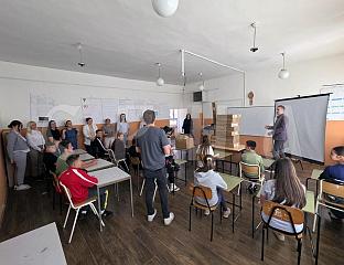 ОСНОВНОЈ ШКОЛИ УРУЧЕНА ИНФОРМАТИЧКА ОПРЕМА - ДОНАЦИЈА КАБИНЕТА ПРЕДСЈЕДНИКА СРПСКЕ