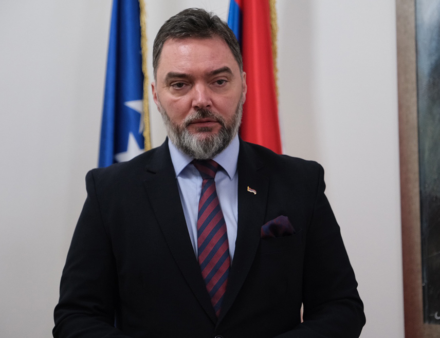 SARAJEVO, JANUARY 23 /SRNA/ - Any solution in BiH must be the result of an internal agreement between domestic political actors, said the Deputy Chairman of the Council of Ministers Staša Košarac at today's meeting in Sarajevo with the President of the European Commission, Ursula von der Leyen and the Prime Ministers of the Netherlands and Croatia, Mark Rutte and Andrej Plenković, respectively.