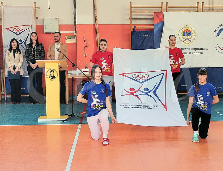 ДОБОЈ, 14. МАРТА /СРНА/ - Министар породице, омладине и спорта Републике Српске Ирена Игњатовић рекла је да ће ресорно министарство и у наредном периоду подржавати школски спорт јер је циљ да што више дјеце буде укључено у спортске активности и да спорт постане дио њиховог свакодневног живота.