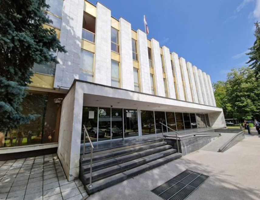 БАЊАЛУКА, 16. МАРТА /СРНА/ - Посланици Народне скупштине Републике Српске разматраће на редовној сједници о законима који су враћени из Палате Републике на поновно одлучивање, а ријеч је закону о сезонским радницима, измјенама Кривичног законика, те о заштити здравља становништва од дуванских и осталих производа за пушење.