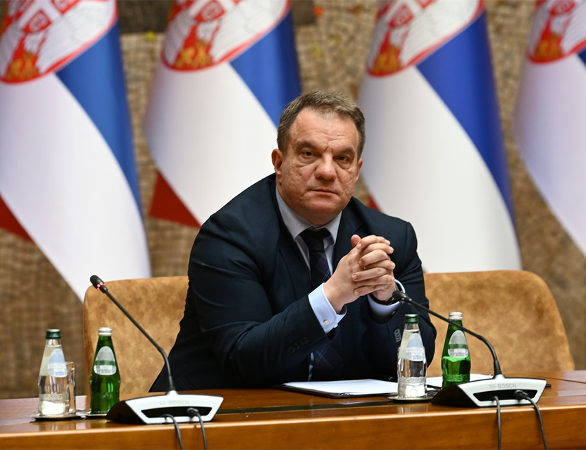 БЕОГРАД, 31. МАЈА /СРНА/ - Министар просвјете Србије Дејан Вук Станковић рекао је да инцидент на испраћају матураната у Суботици представља изолован случај непромишљеног насиља који ће бити истражен и који не може да наруши историјски најбоље односе Србије и Мађарске, Срба и Мађара.