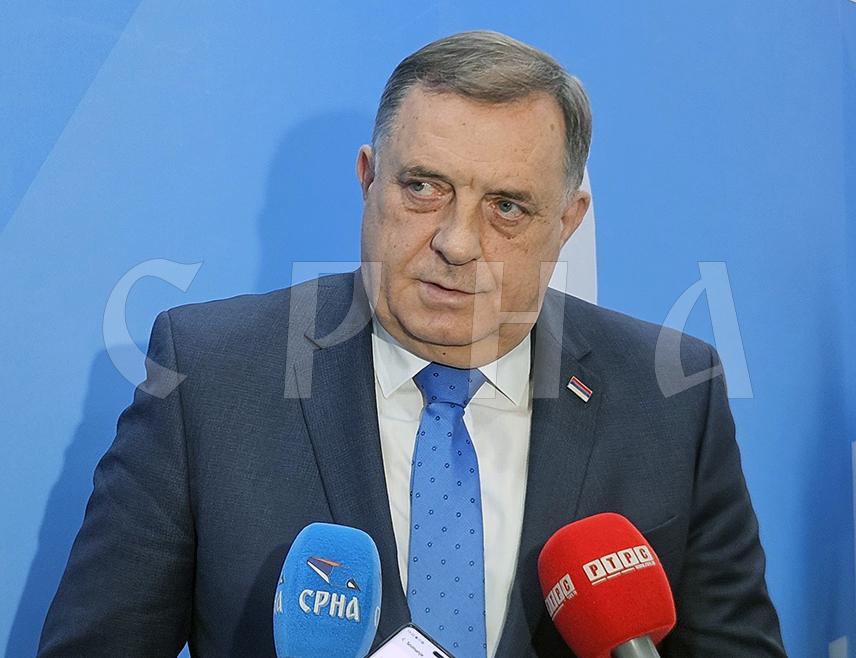 BANJA LUKA, JUNE 8 /SRNA/ – SNSD President Milorad Dodik congratulated Zlatan Elek and the Serbian List on another convincing victory and the strong support they received from the Serbian people in Kosovo and Metohija.