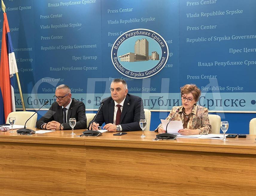 БАЊАЛУКА, 11. ЈУНА /СРНА/ - Влада Републике Српске усвојила је данас Приједлог одлуке о измјени Одлуке о износу гаранција које у овој години може издати Српска, а износе 1,4 милијарде КМ пошто је циљ да се повећају инвестиције, изјавила је министар финансија Зора Видовић.