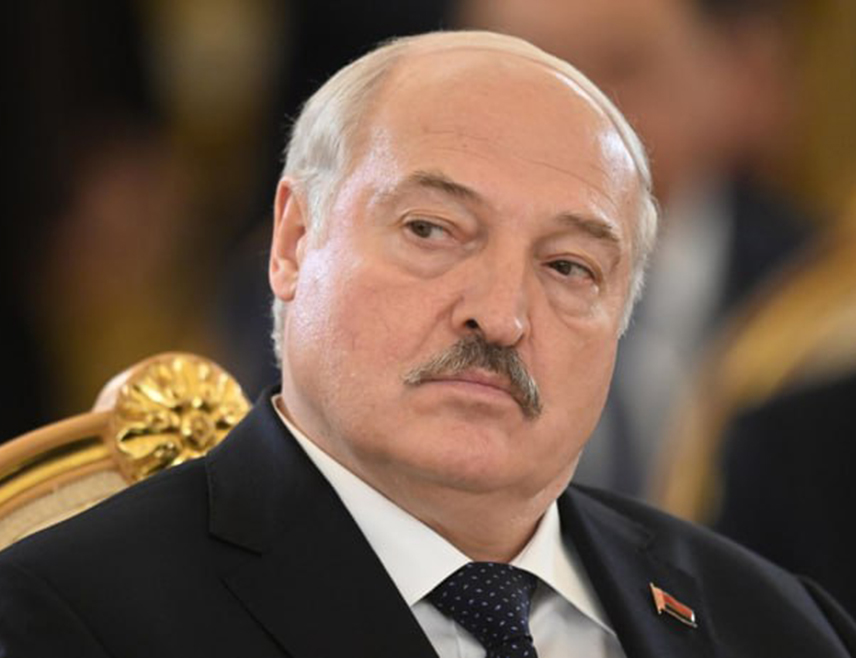 МИНСК, 12. ЈУНА /СРНА/ - Увјерен сам да ће се сукоби у Украјини и на Блиском истоку завршити ове године, рекао је бјелоруски предсједник Александар Лукашенко у интервјуу за телевизију "Ал Арабија", пренијела је бјелоруска државна новинска агенција Белта.