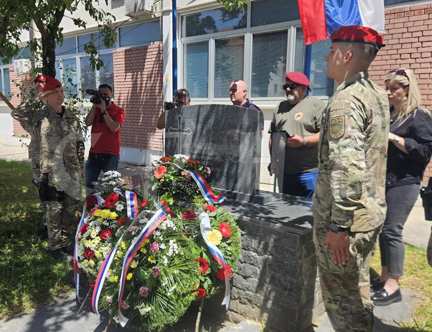 ИСТОЧНО САРАЈЕВО, 13. ЈУНА /СРНА/ - Припадници Осмог одреда Специјалне бригаде полиције МУП-а Републике Српске стигли су у све крајеве Српске и одбранили оно што им је било повјерено - српски народ и српску територију, истакнуто је на обиљежавању 34 година од формирања овог илиџанског одреда.