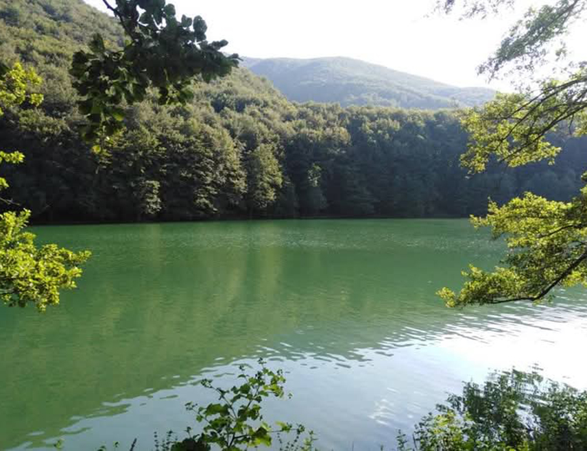 БАЊАЛУКА, 13. ЈУНА /СРНА/ - Републику Српску наредних дана очекује топло вријеме уз могуће локалне падавине и пљускове са грмљавином у послијеподневним часовима, стабилизација се очекује од половине идуће седмице, а љето званично почиње у недјељу, 21. јуна, речено је Срни у Републичком хидрометеоролошком заводу.