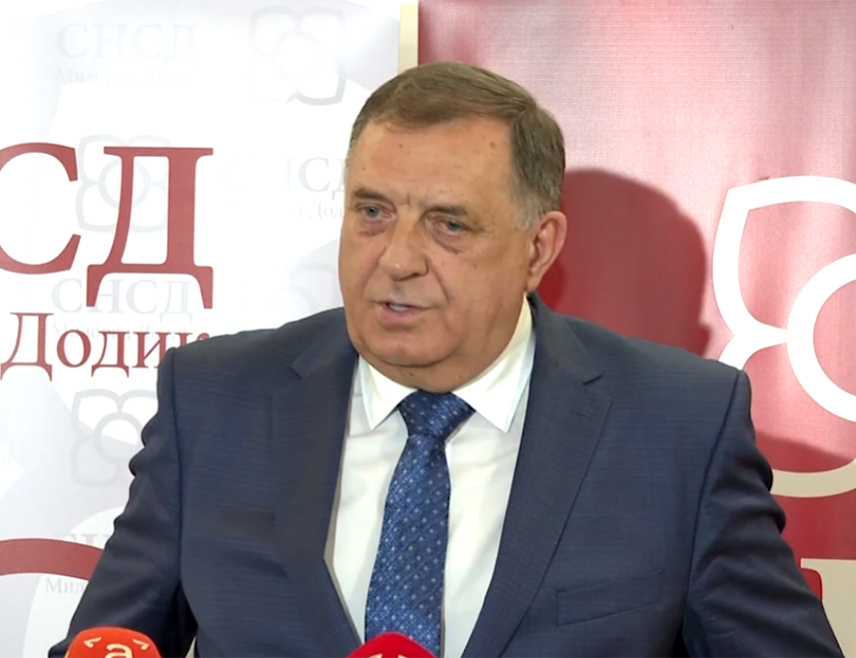 БАЊАЛУКА, 13. ЈУНА /СРНА/ - Уставни суд БиХ намјерно одуговлачи са одлуком о оцјени уставности одредби Кривичног закона БиХ које је наметнуо Кристијан Шмит, рекао је предсједник СНСД-а Милорад Додик.