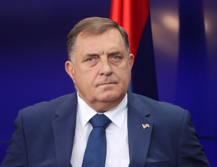 МОСКВА, 13. ЈУНА /СРНА/ - Република Српска неће гласати на референдуму за приступање ЕУ, што иритира Брисел, чија је политика усјерена на подршку муслиманима у БиХ, рекао је предсједник Милорад Додик за ТАСС.